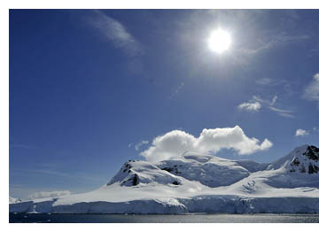 Berg, sn, is och hav.
