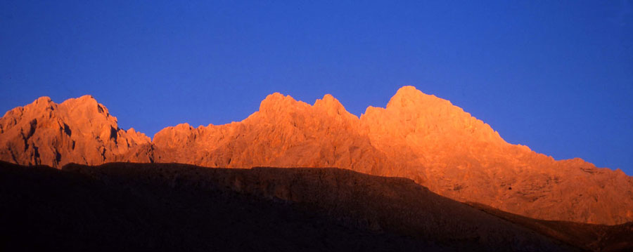 Berget Demirkazik vid solnedgång.