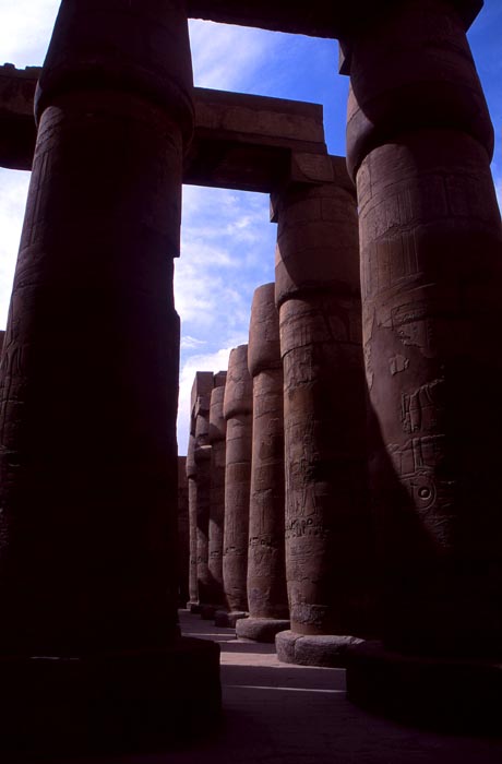 Pelargång i Karnaktemplet i Luxor, Egypten.