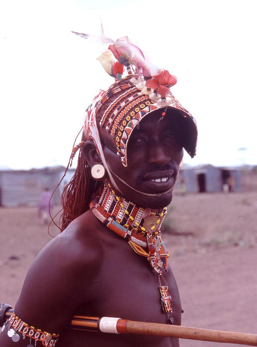 En man från samburustammen i norra Kenya.