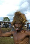 Ngoniman visar sin agressiva sida